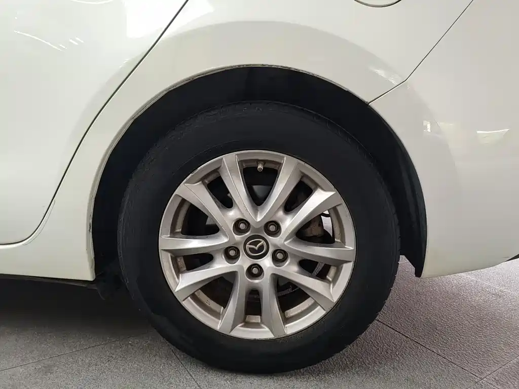 Mazda 3 Axela 2018 — фото 16