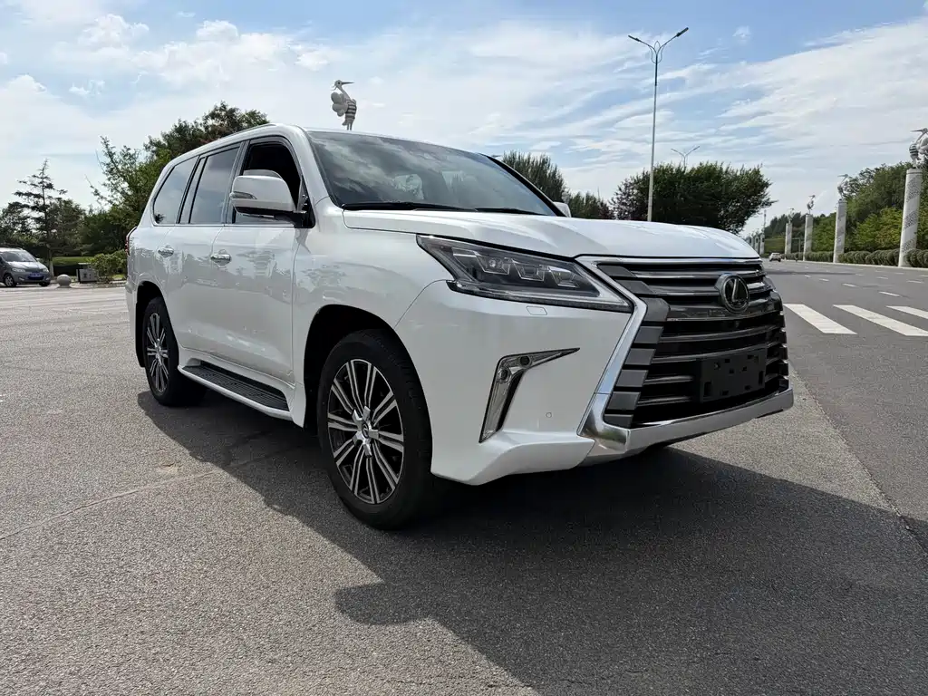 Lexus LX 2018 — фото 3