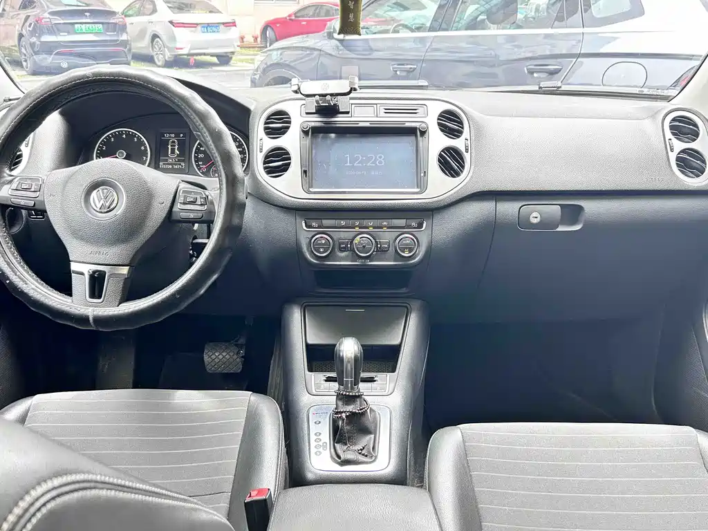 Volkswagen Tiguan 2016 — фото 18