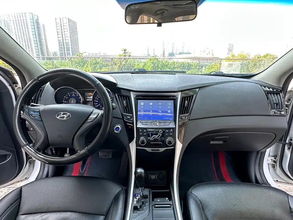 Hyundai Sonata 2014 — фото 13