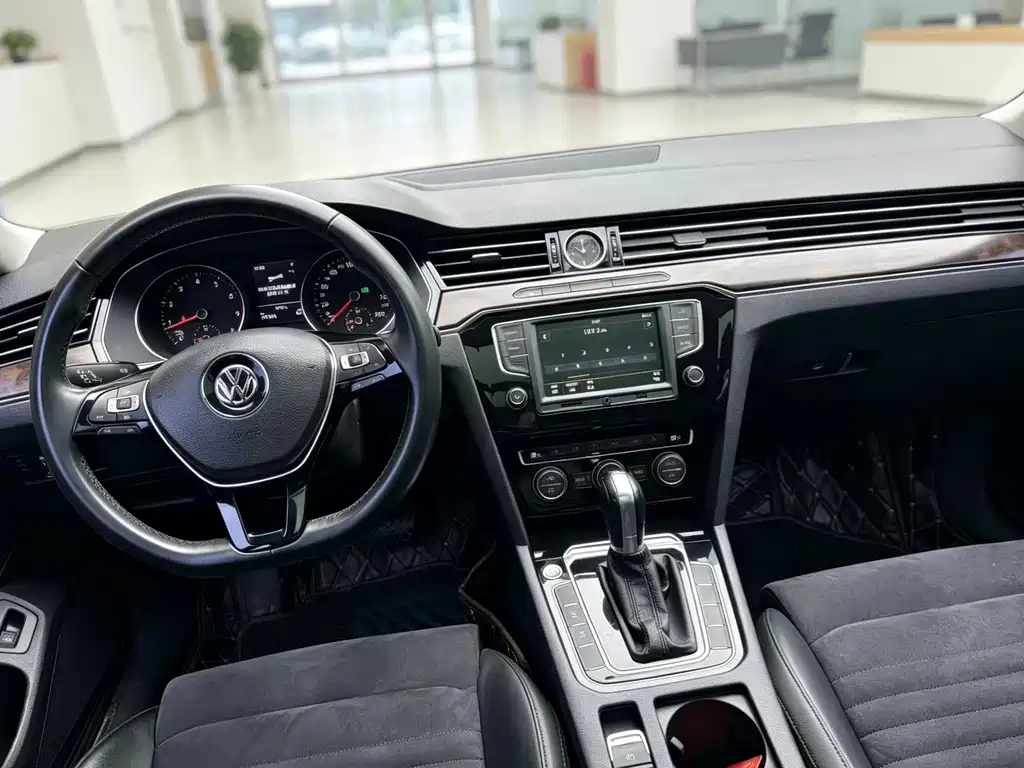 Volkswagen Magotan 2016