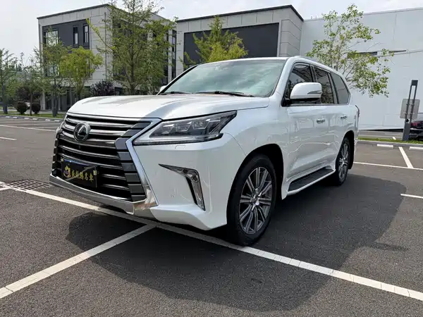 Lexus LX 2017
