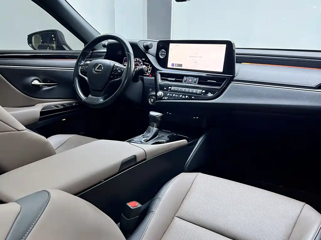 Lexus ES 2022 — фото 13
