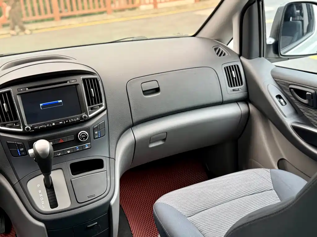 Hyundai H-1 2016 — фото 20