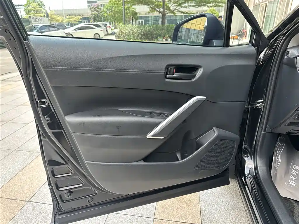 Toyota Corolla Cross 2024 — фото 20