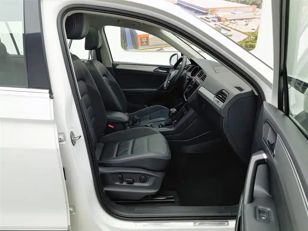 Volkswagen Tiguan L 2019 — фото 23