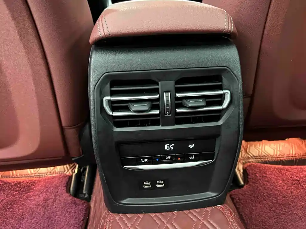 BMW 3 Series 2023 — фото 15