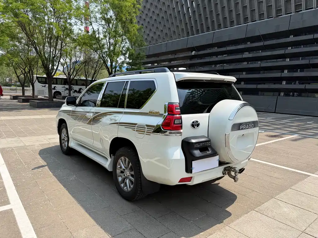 Toyota Prado 2018 — фото 8