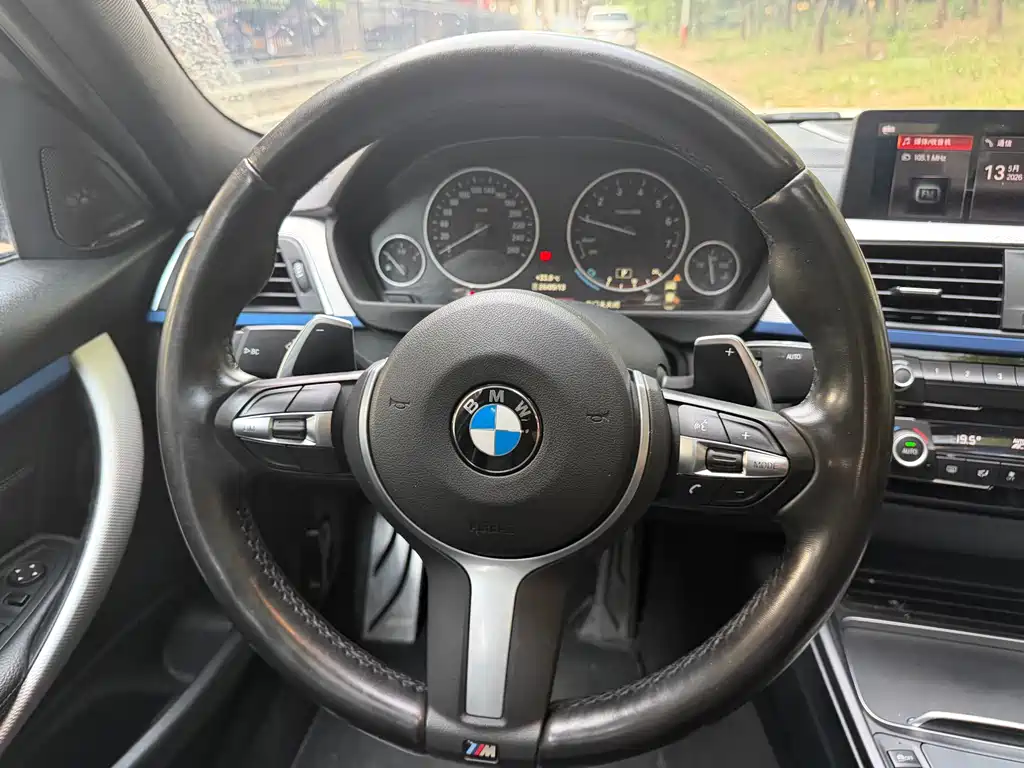 BMW 3 Series 2019 — фото 14