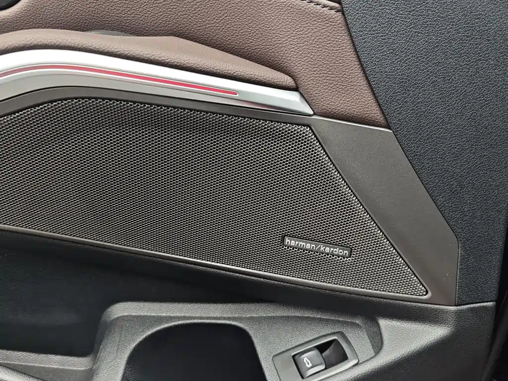 BMW 3 Series 2023 — фото 11