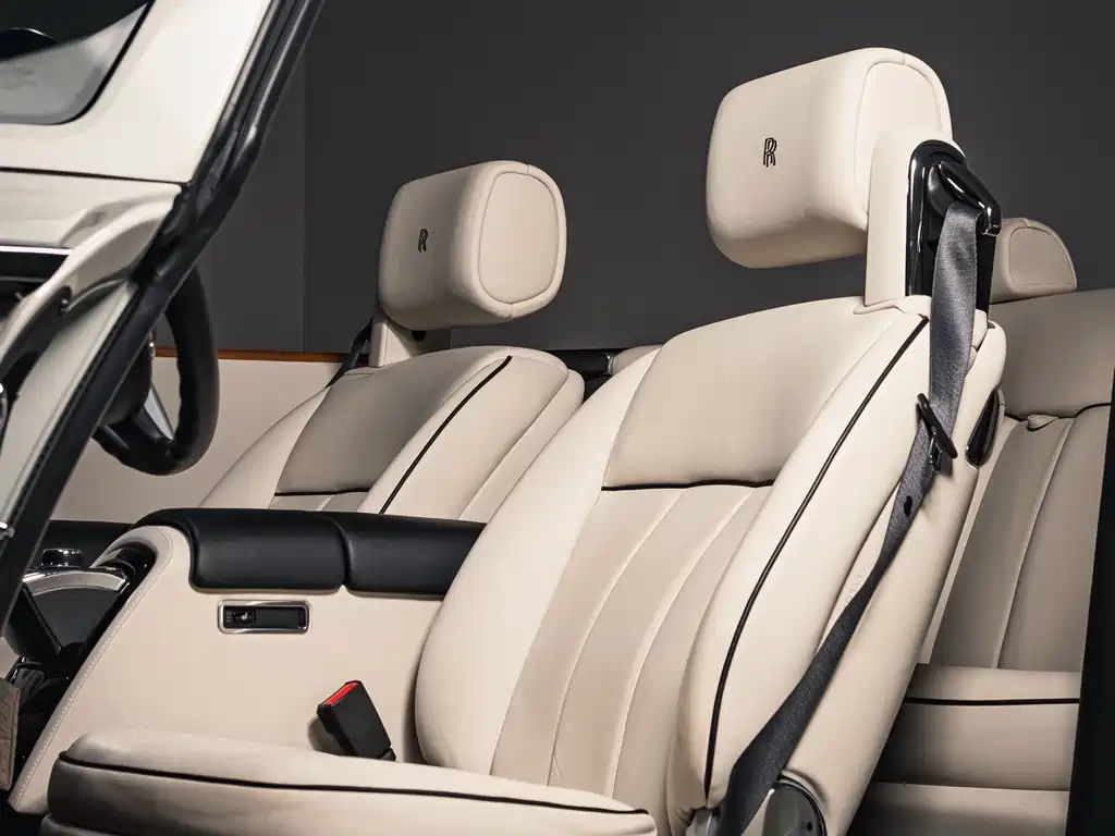 Rolls-Royce Phantom 2015 — фото 10