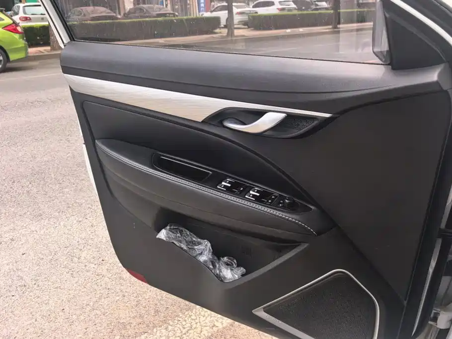 Geely Emgrand 2020