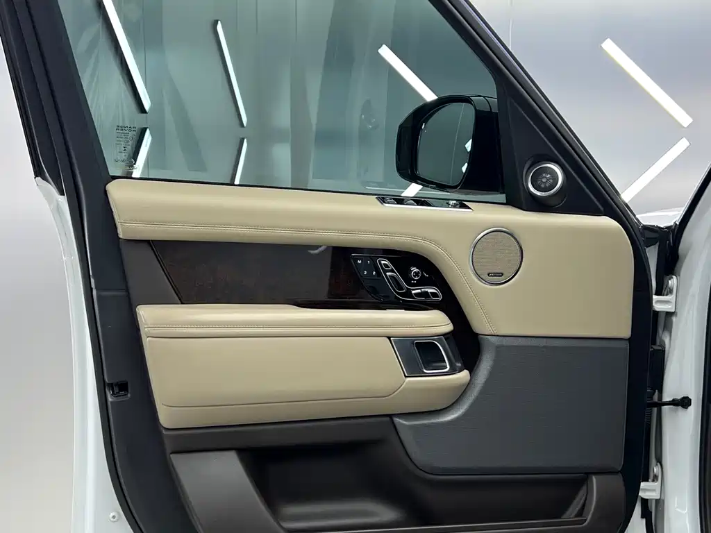 Land Rover Range Rover 2021 — фото 11
