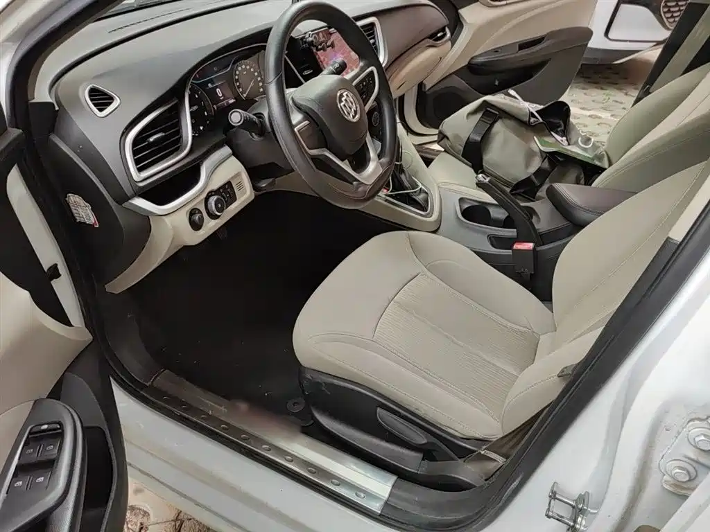 Buick Excelle 2015 — фото 14