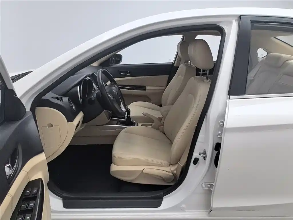 Changan Eado 2015 — фото 10