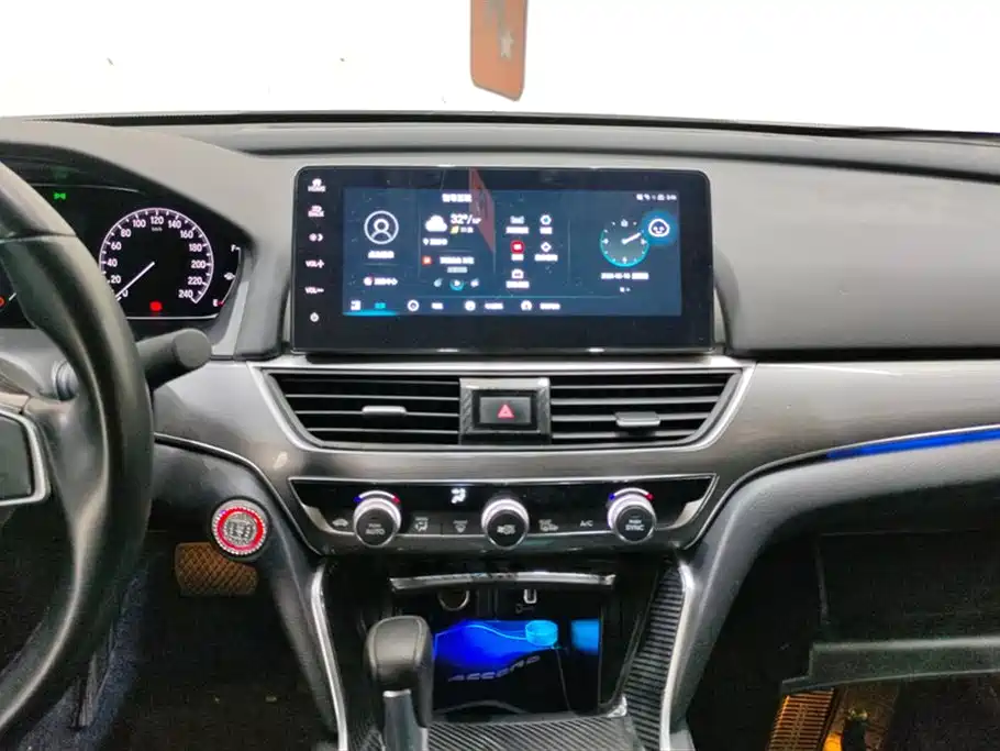 Honda Accord 2022 — фото 13
