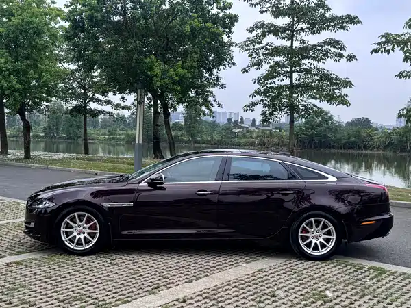 Jaguar XJ 2016