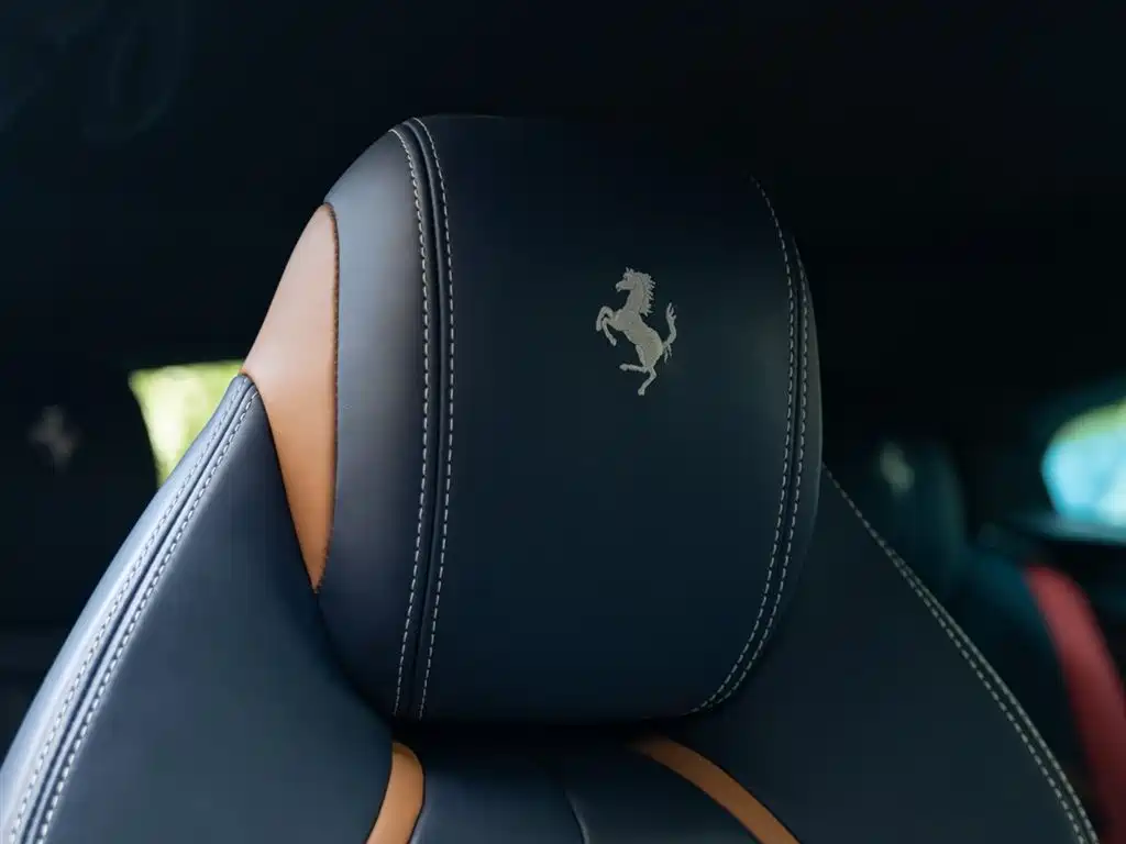 Ferrari GTC4Lusso 2017 — фото 18
