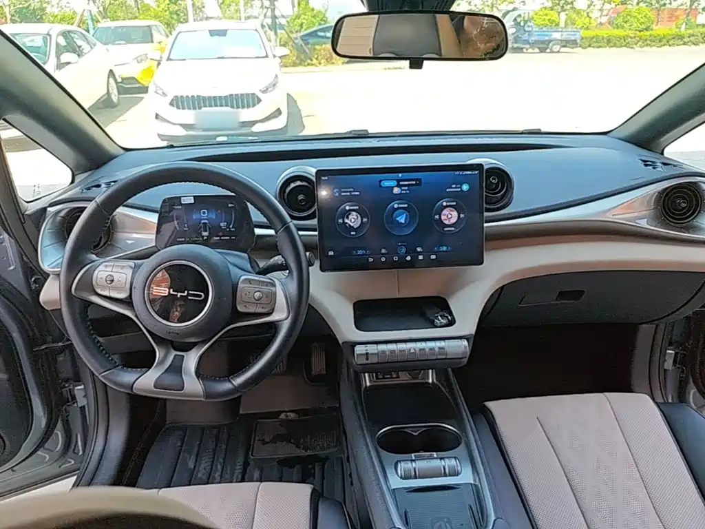 BYD Dolphin 2023 — фото 10