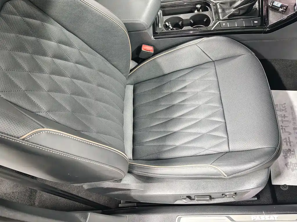 Volkswagen Passat 2020 — фото 11