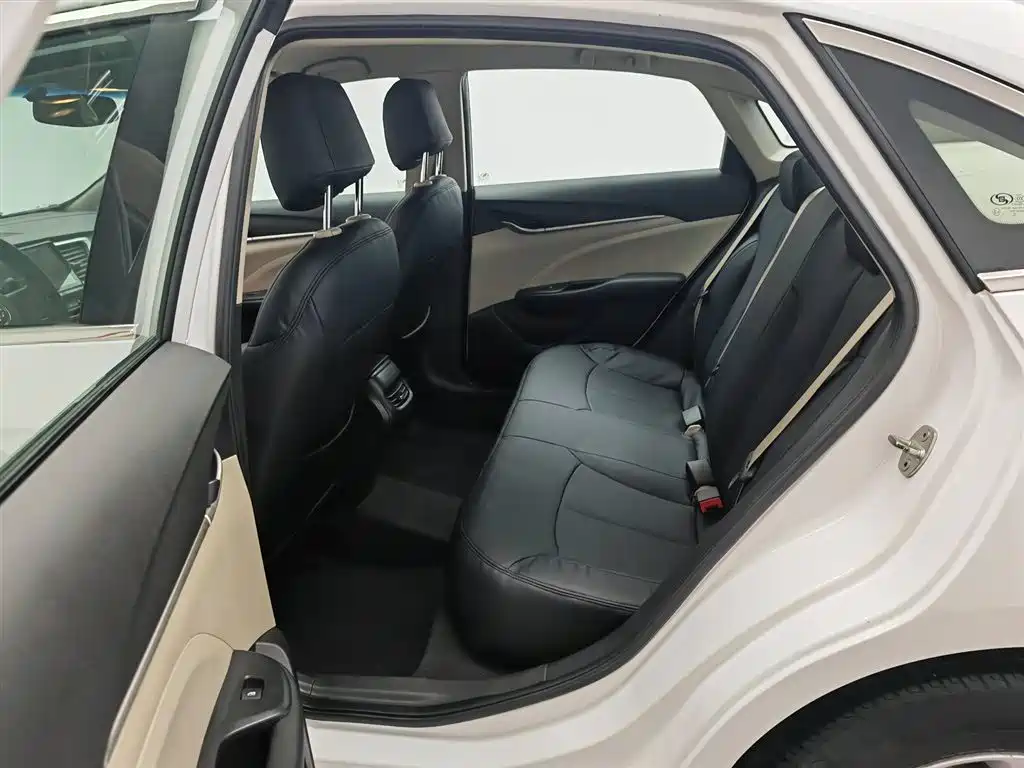 Buick Excelle 2019 — фото 15