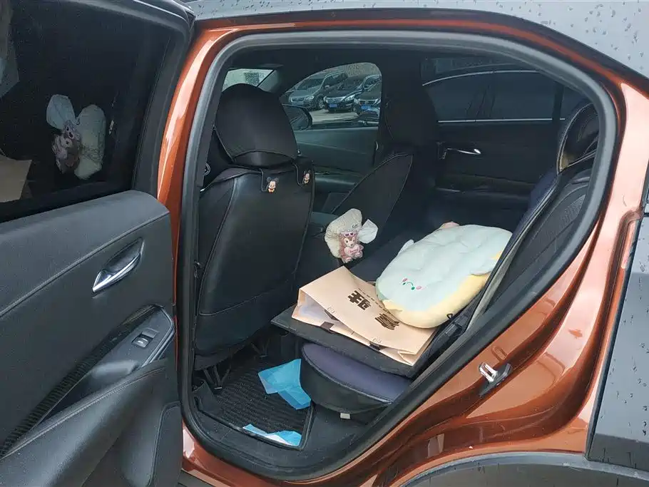 Cadillac XT4 2019 — фото 11