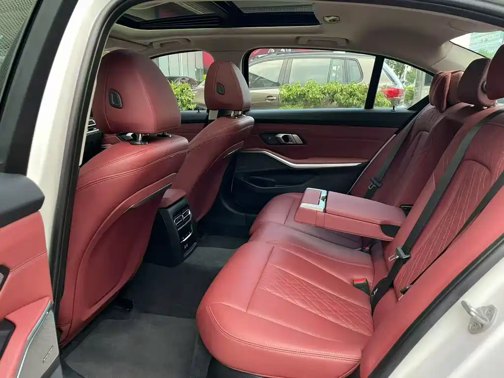 BMW 3 Series 2025