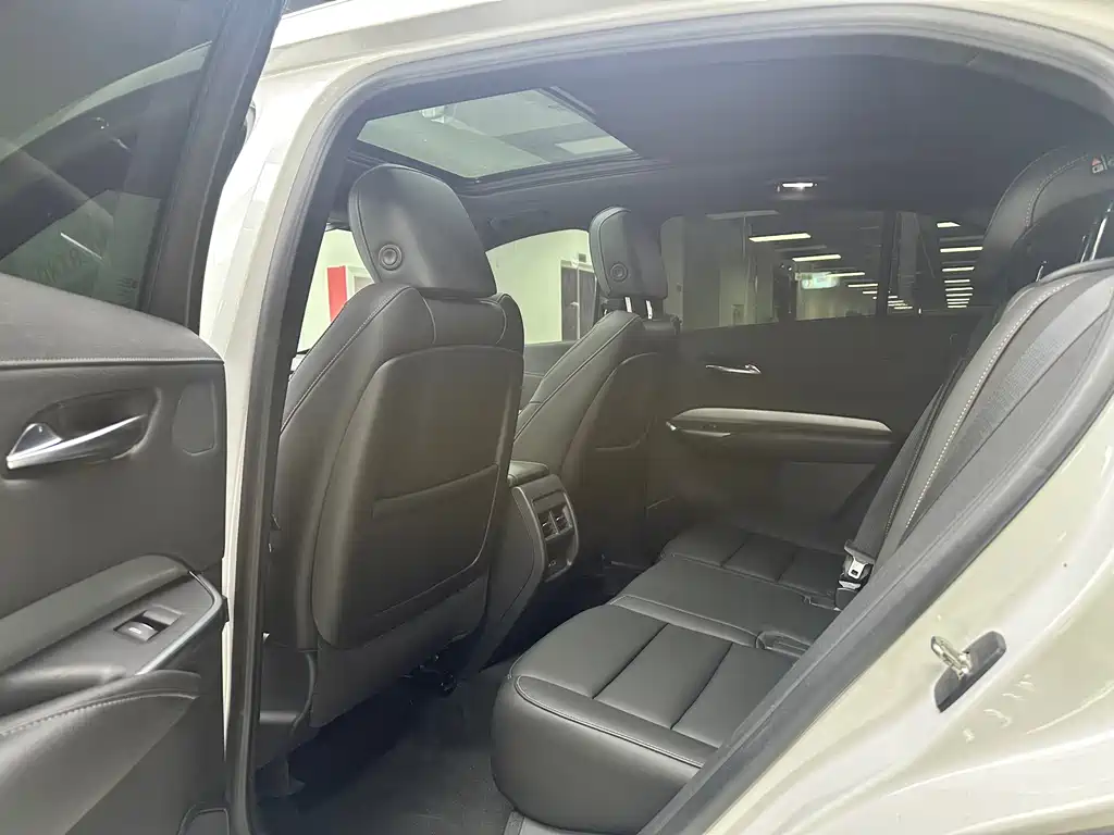 Cadillac XT4 2020 — фото 10