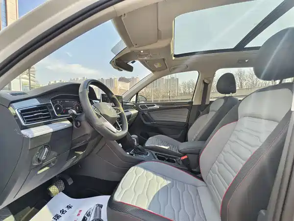 Volkswagen Tiguan L Plug-In Hybrid 2022