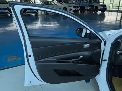 Hyundai Elantra 2021