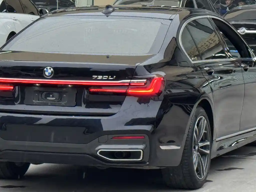 BMW 7 Series 2021 — фото 18