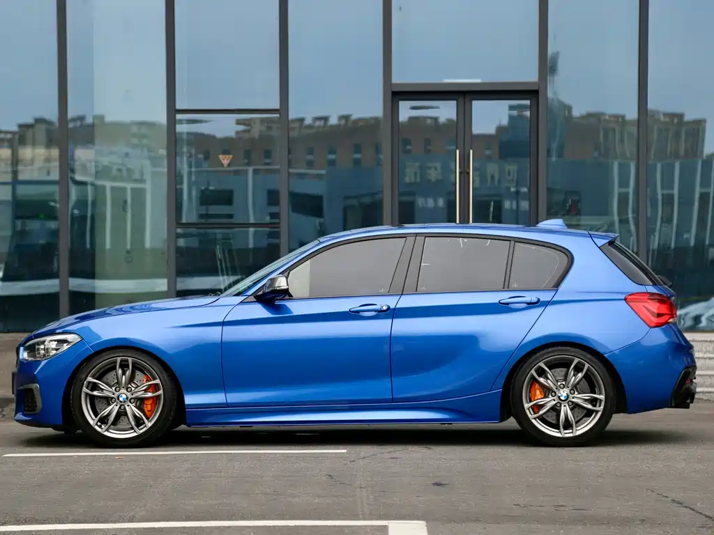 BMW 1 Series 2017 — фото 15