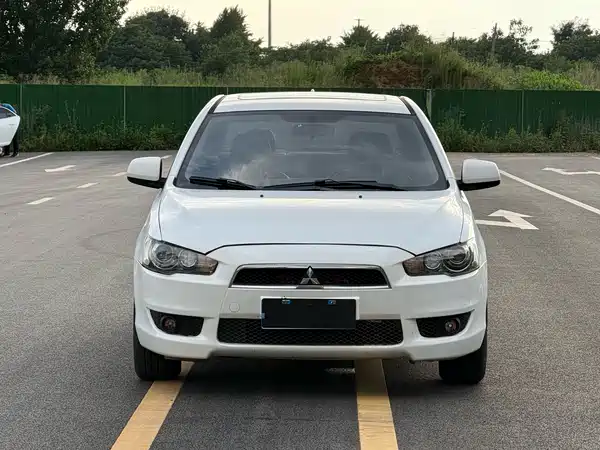 Mitsubishi Lancer EX 2012