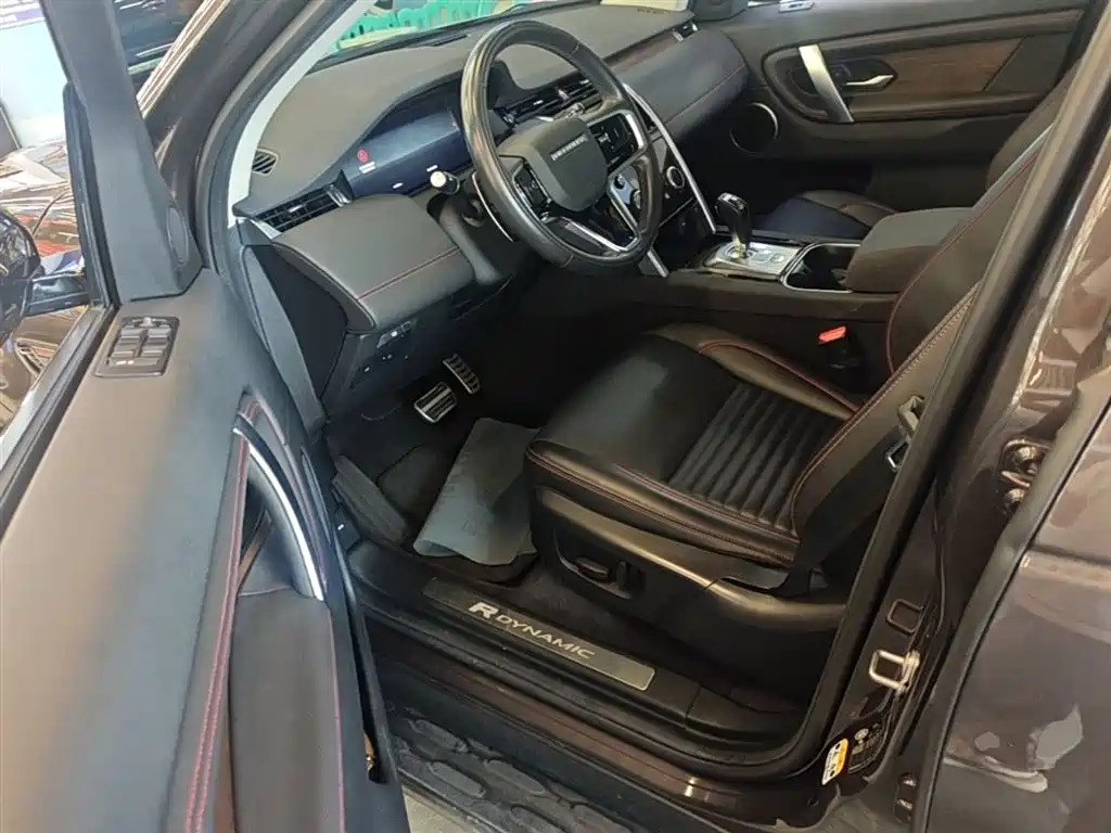 Land Rover Discovery Sport 2023 — фото 16