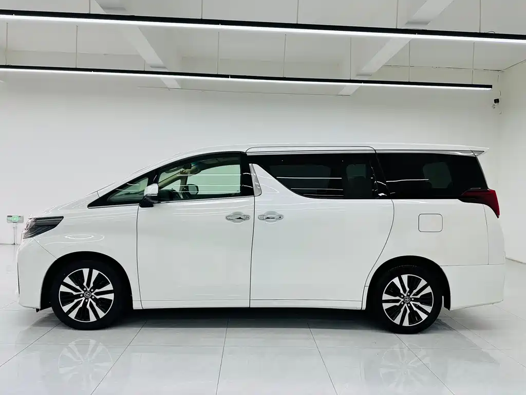 Toyota Alphard 2018 — фото 4