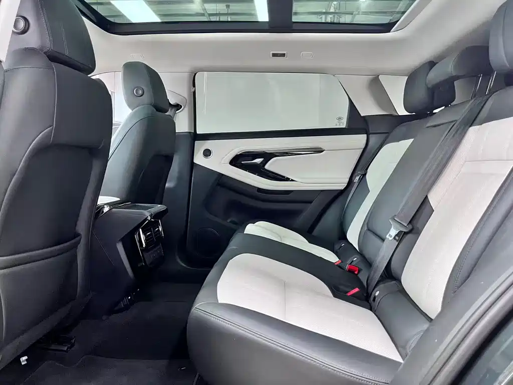 Land Rover Evoque 2024 — фото 17