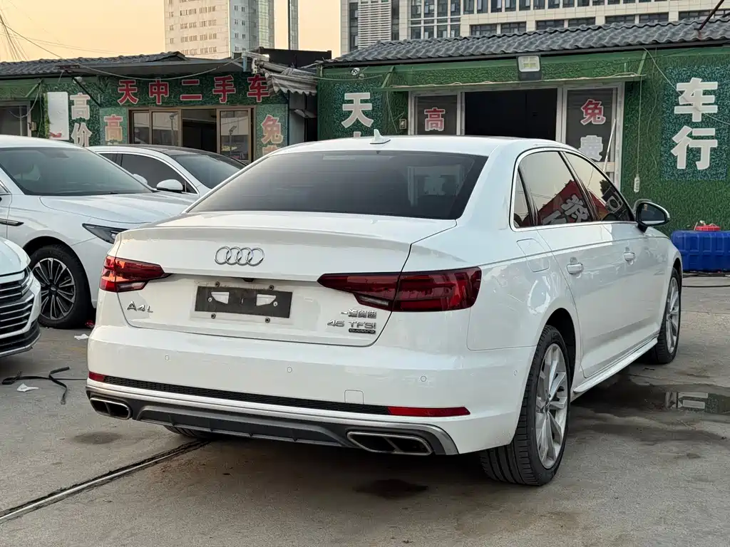 Audi A4L 2019