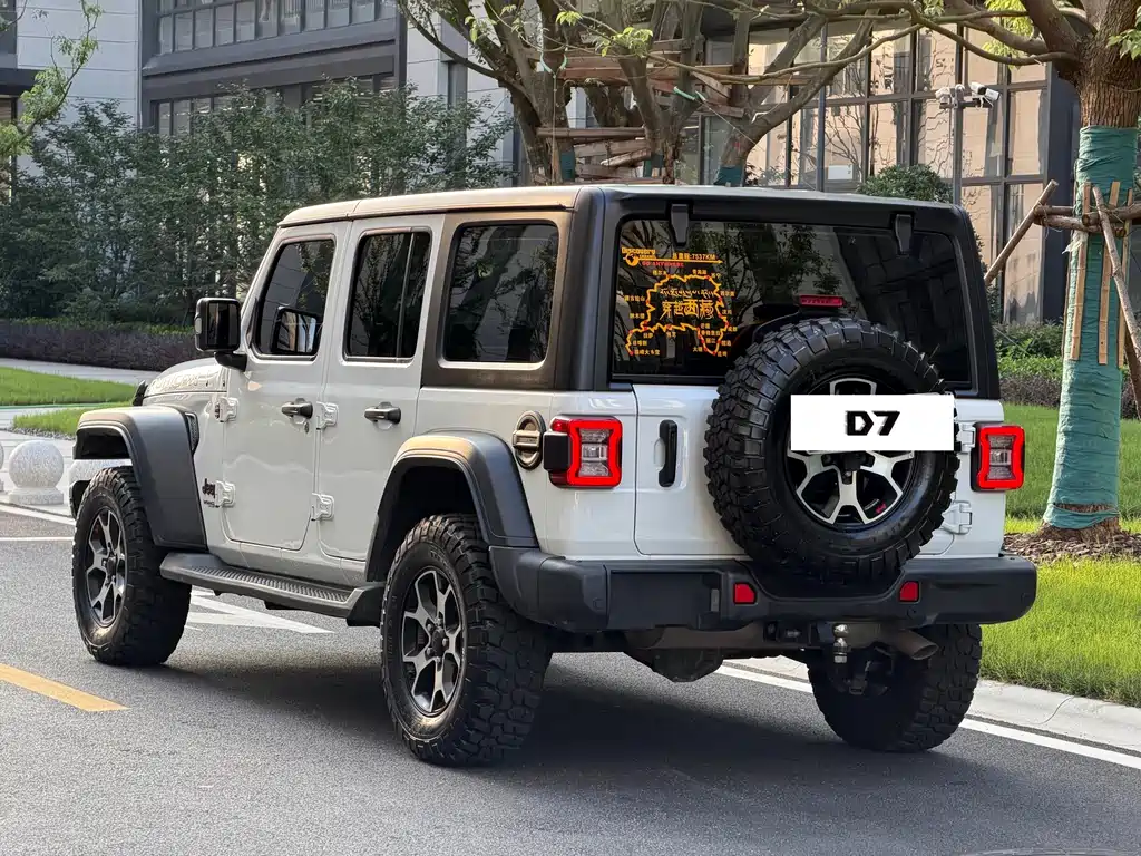 Jeep Wrangler 2022 — фото 12