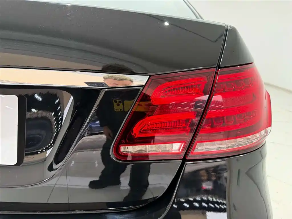 Mercedes-Benz E-Class 2015 — фото 10