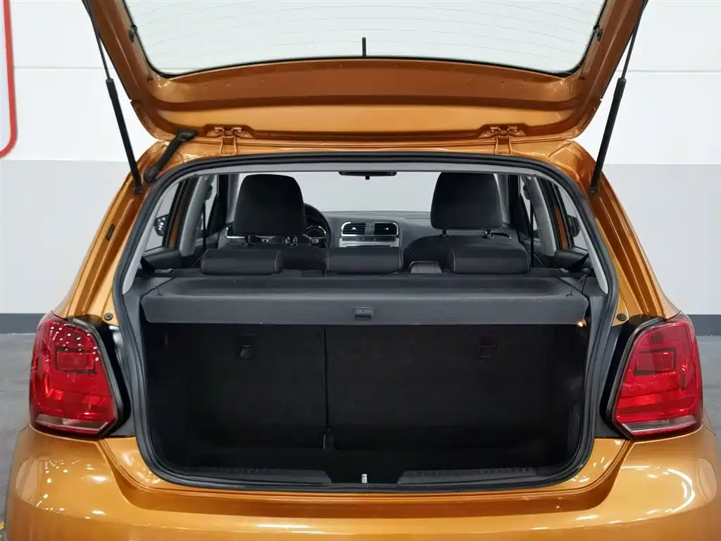 Volkswagen Polo 2017 — фото 16