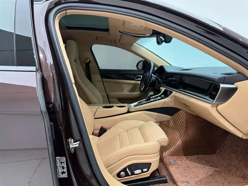 Porsche Panamera 2018 — фото 19