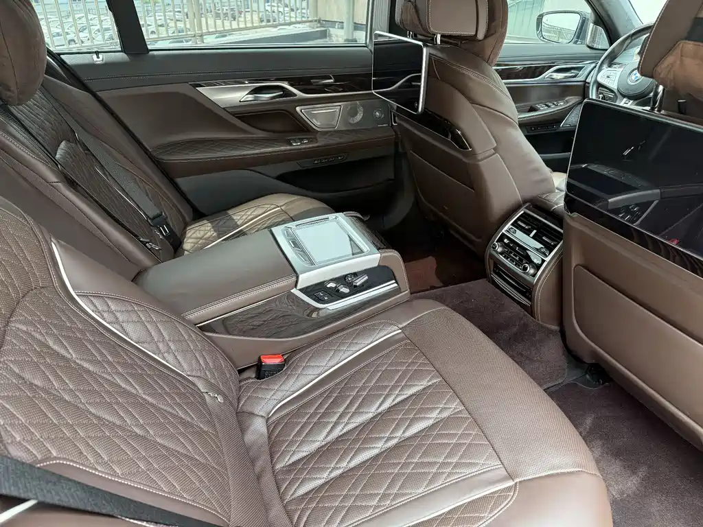 BMW 7 Series 2022 — фото 9