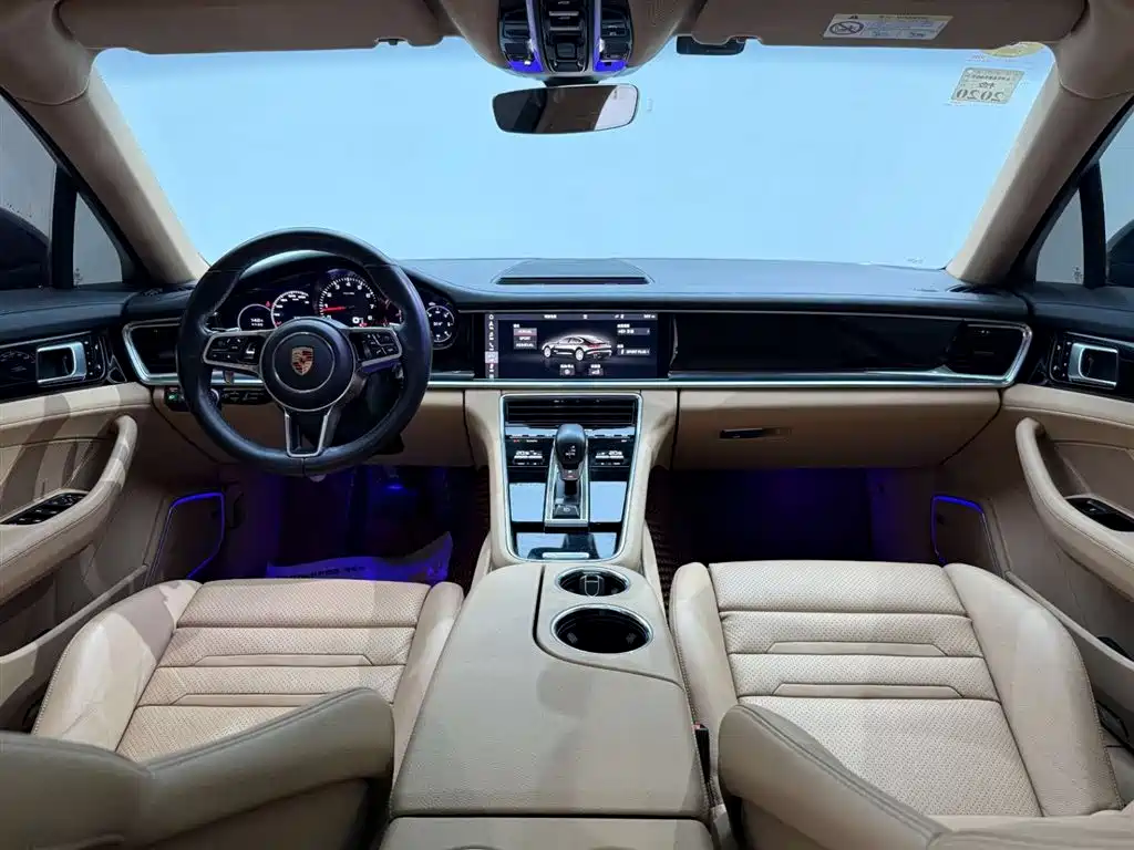 Porsche Panamera 2018 — фото 25