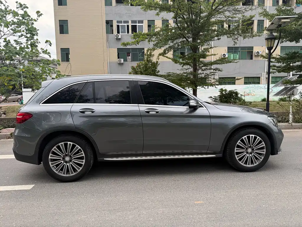 Mercedes-Benz GLC 2016 — фото 11