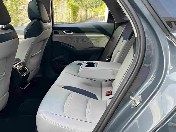 Geely Xingrui 2022