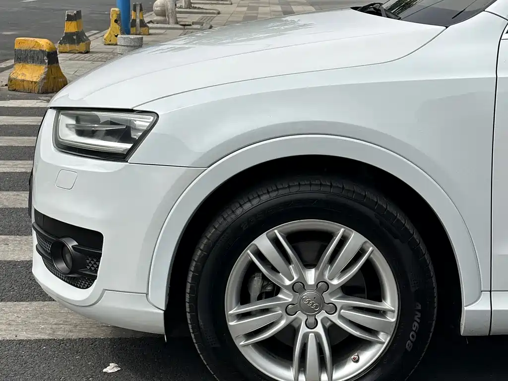 Audi Q3 2014