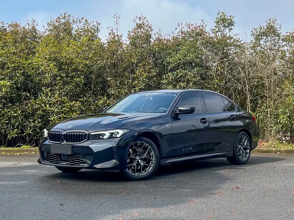 BMW 3 Series 2025 — фото 1