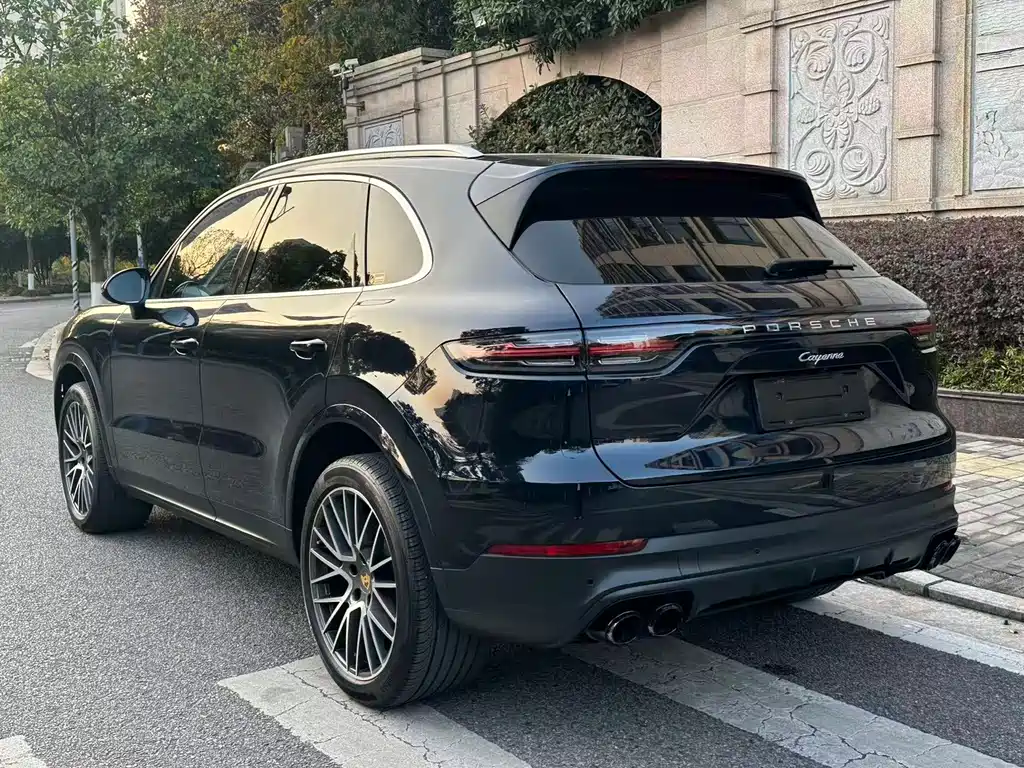 Porsche Cayenne 2022 — фото 13
