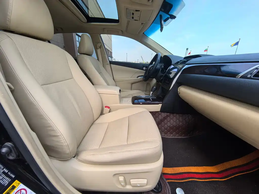 Toyota Camry 2015 — фото 15