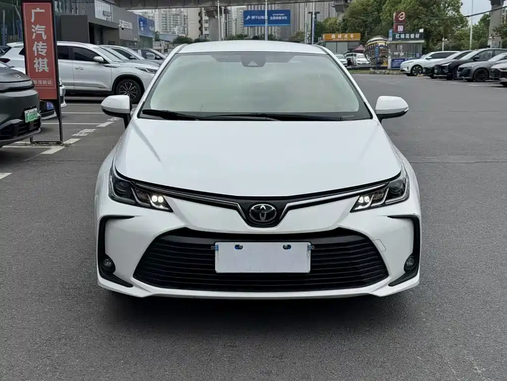 Toyota Corolla 2022 — фото 2